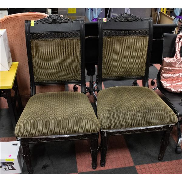 PAIR OF WOOD ORNATE CARVED SYTLE OVERSIZED CHAIRS