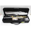 Image 1 : BLACK/GOLD CLARINET - MOTHER OF PEARL STYLE KEYS