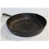 Image 1 : CAST IRON SKILLET SIZE 10 5/8