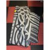 Image 1 : 2 LARGE 5 FT DECK WATERPROOF RUGS GREY & WHITE