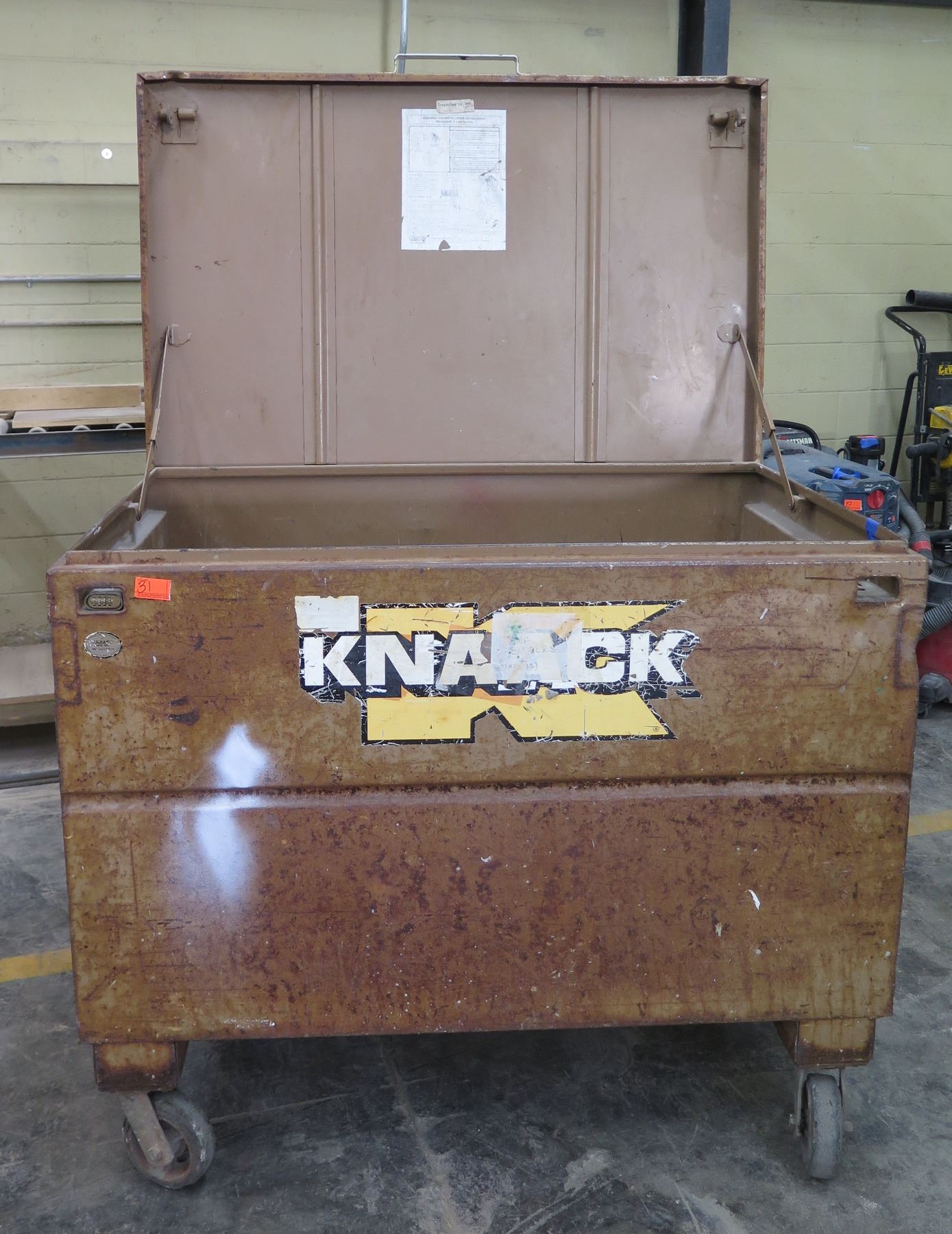 Knaack Rolling Metal Locking Tool Job Box w/ Lid