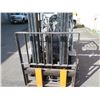 Image 24 : Toyota 8FGU25 Forklift, Propane w/ Side Shift (Starts and Runs, See Video), Pick Up May 18