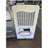 Image 8 : Sunpentown Portable Air Conditioner & Danby Window Mount A/C