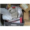 Image 2 : Pallet Omnia Hinges, Schlage Hardware, Thomas & Betts, etc