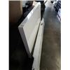 Image 2 : MODERN WHITE QUEEN SIZE BED FRAME