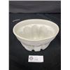 Image 2 : Antique White Porcelain Jelly Mould