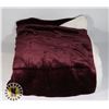 Image 1 : MAROON PLUSH THROW