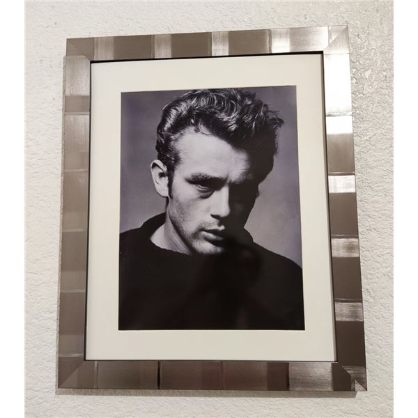 Photographer: Roy Schatt - James Dean "Torn Sweater Series"