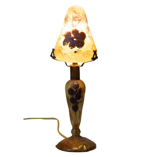 DAUM NANCY ART GLASS BOUDOIR LAMP.