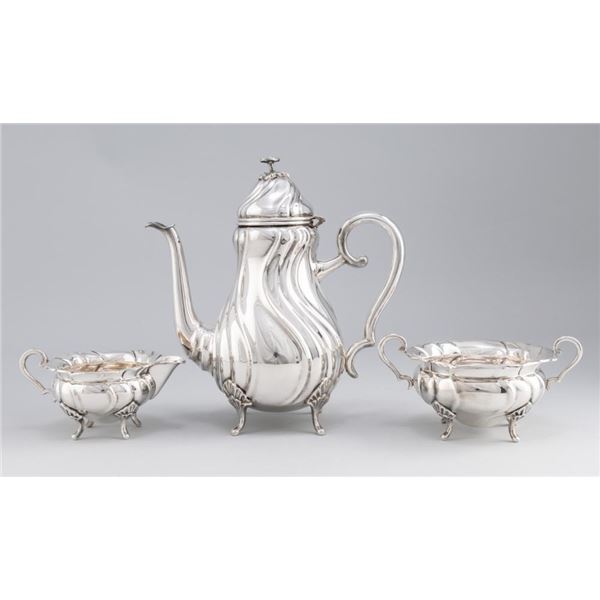 A Continental sterling tea set, consisting of: 983g 31.6 troy oz