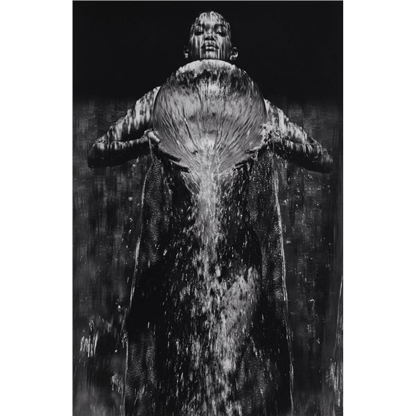 Herb Ritts, Rachel Holding Sphere, Hollywood, 1989