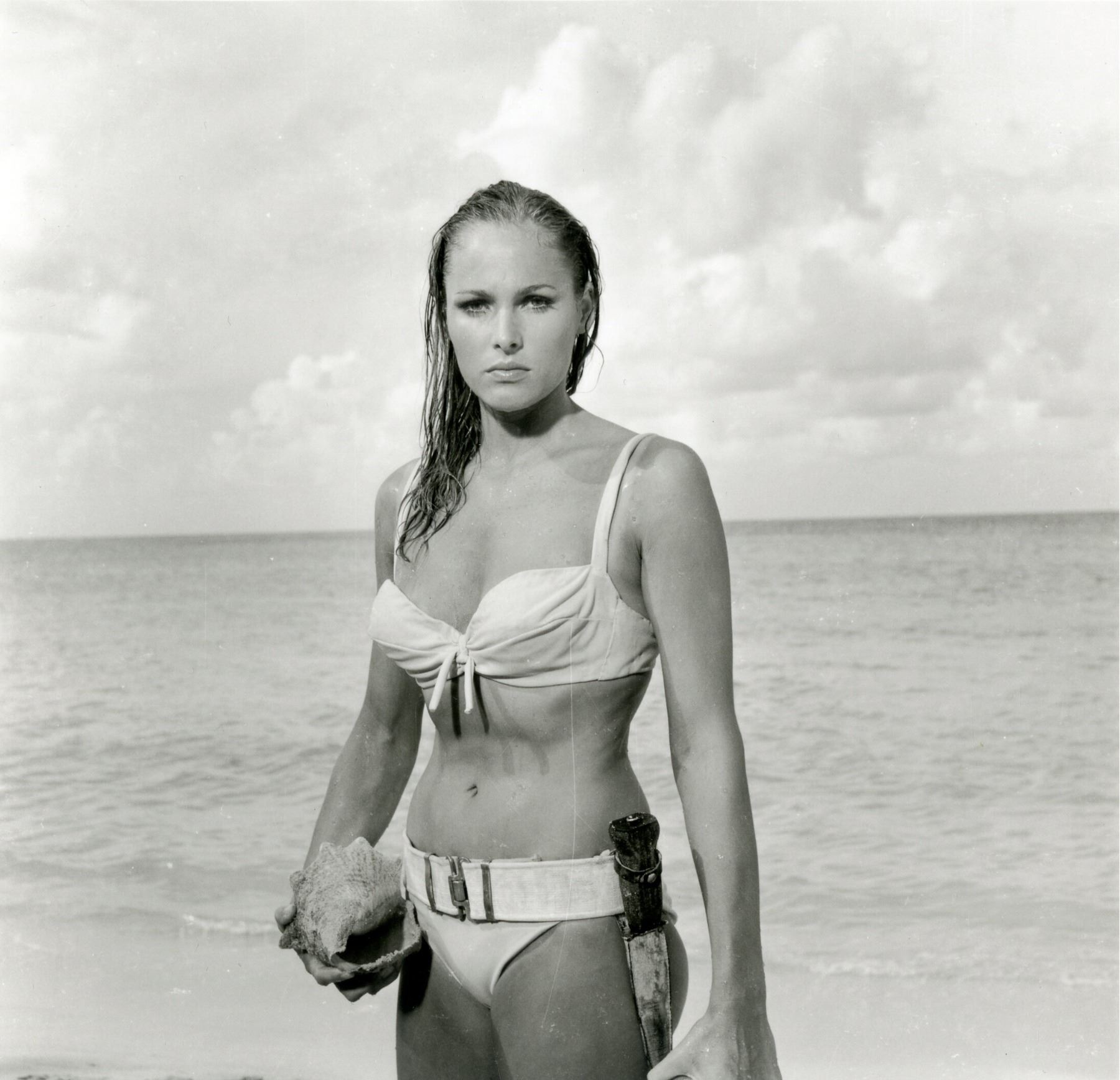bunny-yeager-ursula-andress-in-james-bond-s-dr-no-photograph