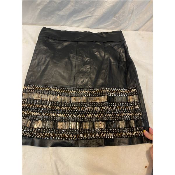Danier leather skirt size 0 NWT