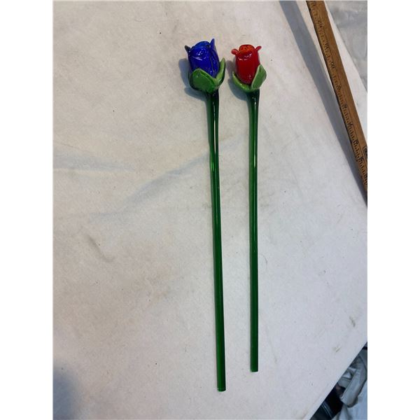 2 glass roses