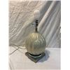 Image 1 : Lamp vase