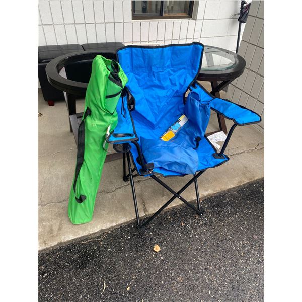 Two foldin chairs with bag