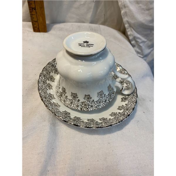 Royal Albert tea cup and saucer