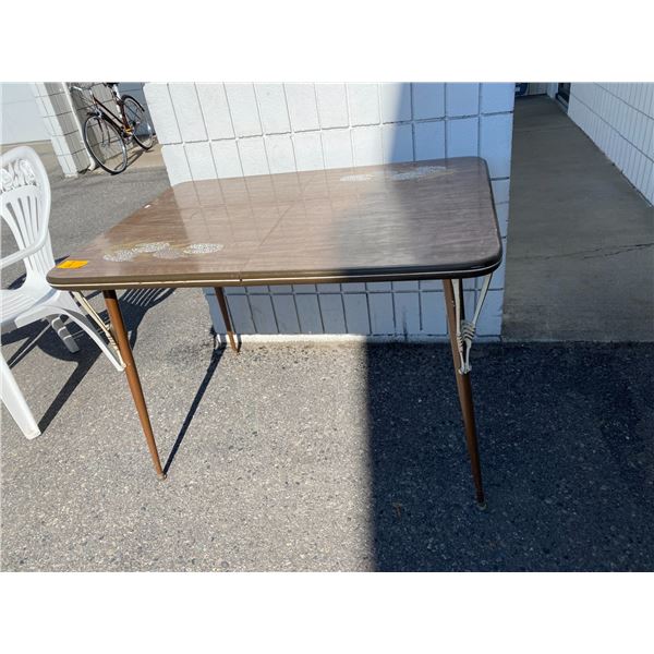 Retro table