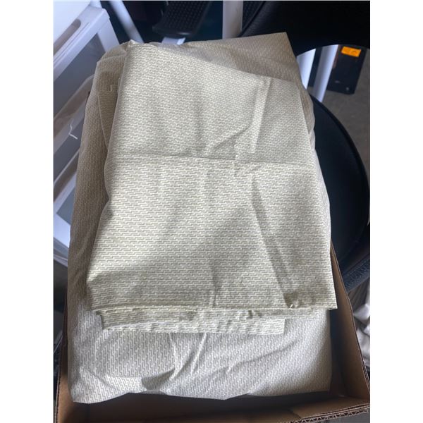 Queen sheet set and pillow cases