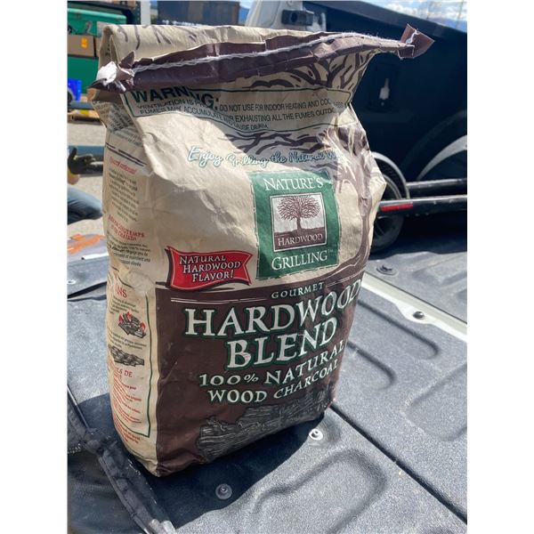 Hardwood blend wood charcoal