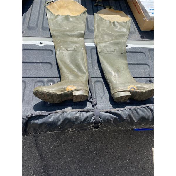 Waders size 9