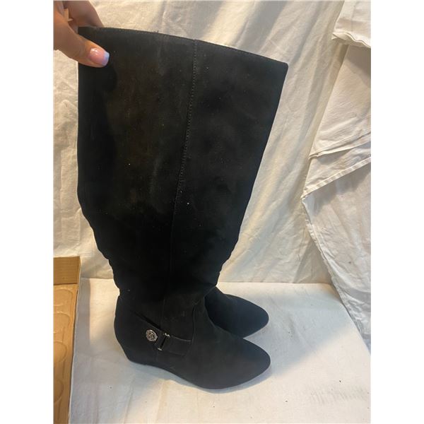 Anne Klein boots size not shown
