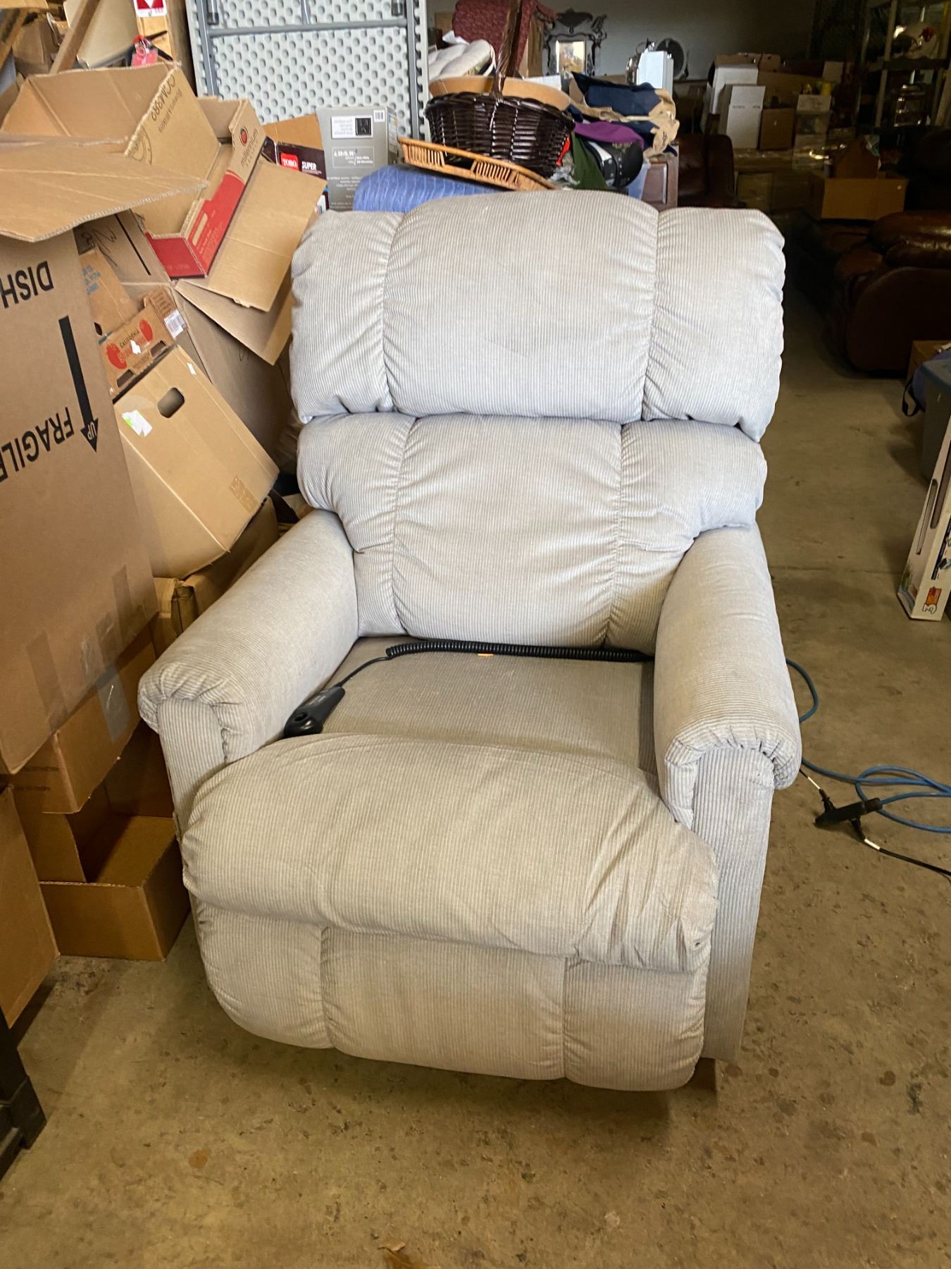 Lazy boy luxury lift, power recliner