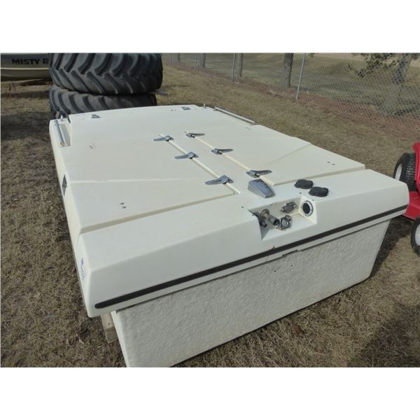 8' Veterinarian Box (Has One Key)