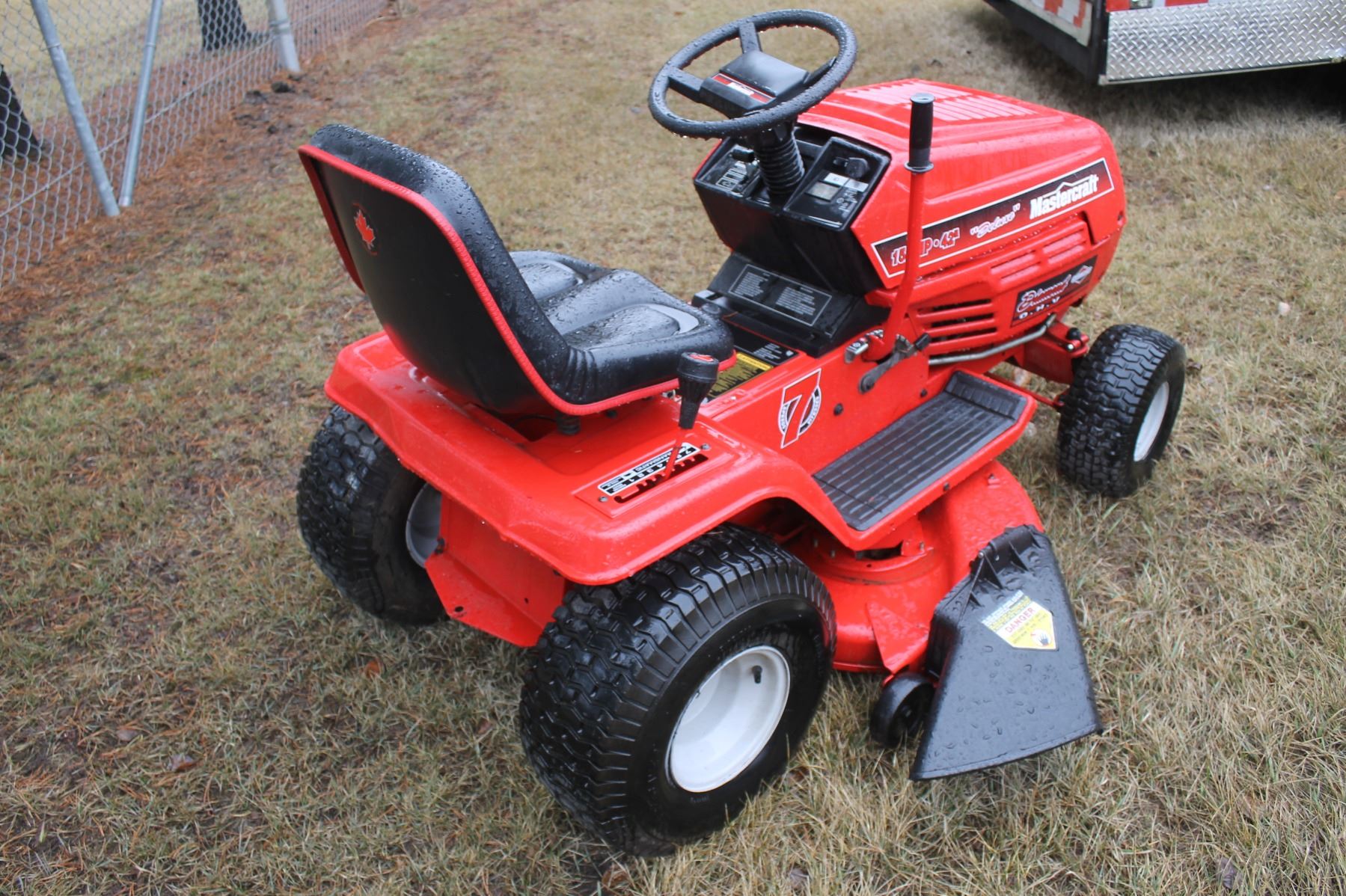 Riding Mower, 15 1/2 HP, Mastercraft 42" (No Battery, Needs Belt)
