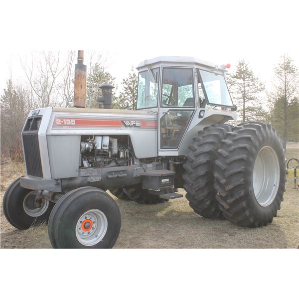 White 2- 135 Tractor CAHR, Showing 4604 hrs, 20.8 x 38 Duals, 1000 PTO, SN.301746-437 (Mice have Bee