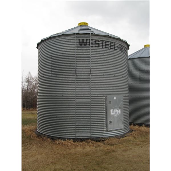 Westeel 14' 5 ring on poor wood floor, c/w ladder (Located 1 mile south, and 2 miles west of Andrew,