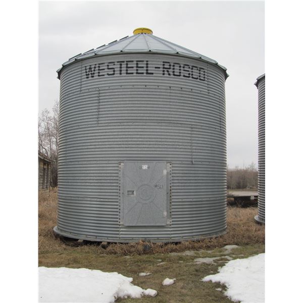 Westeel 14' 5 ring on fair-poor wood floor, c/w floor aeration (Located 1 mile south, and 2 miles we