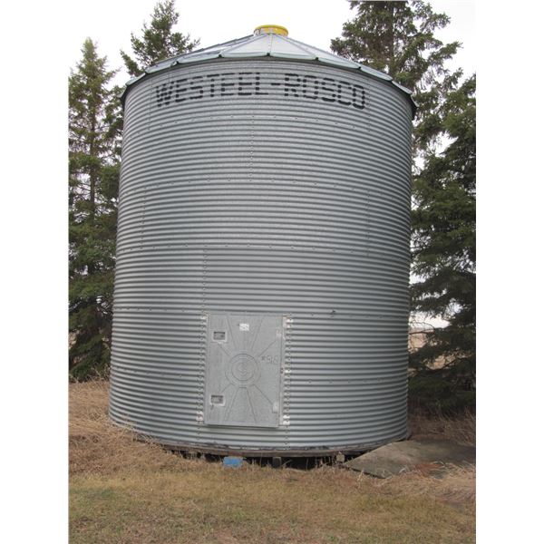 Westeel 6 ring 14' on good wood floor with floor aeration and ducting (Located 1 mile south, and 2 m