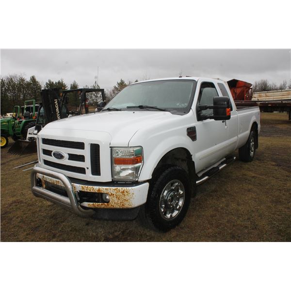 2008 Ford F250 XLT 4x4, Ext Cab, Diesel, Auto, Showing 302,577Km, 5th Wheel Rails, Alum Box Rack, SN