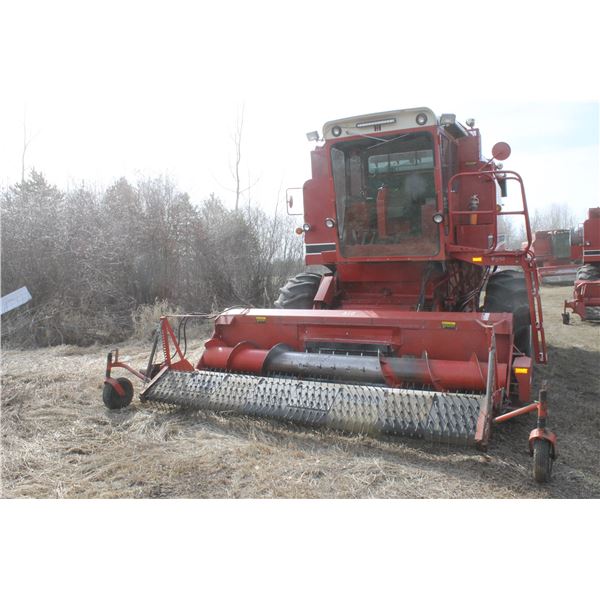Case IH 1480 Combine, Showing 4456 hrs, Shedded, 467 engine, Niehoff alternator, 810 header 8 dual b