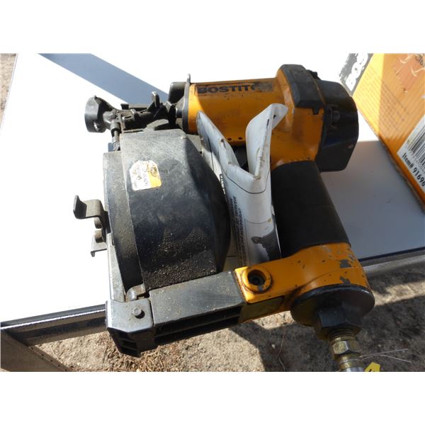 Bostitch Roofing Air Nailer (Shingles) c/w 2 Boxes of Nails