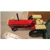 Image 4 : ERTL collectibles Fox Fire Farm Farmall Turbo 1206 tractor w/ figurine 1:16
