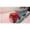 Image 2 : ERTL transtar II semi-cattle hauler metal 21" long