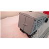 Image 5 : ERTL transtar II semi-cattle hauler metal 21" long