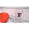 Image 2 : Tray w/ 2 A&W mug tall one has hairline crack