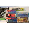 Image 3 : Tote with HO scale locomotive, train cars, track, power pack, accessories (railpower 1100)