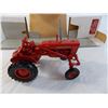 Image 4 : ERTL Farmall 140 Tractor "the replica" - 1:16