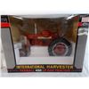 Image 2 : SpecCast IH Farmall 450 LP Gas Tractor - 1:16