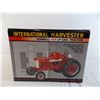 Image 8 : SpecCast IH Farmall 450 LP Gas Tractor - 1:16