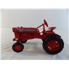 Image 4 : ERTL IH Cub Tractor - 1:16 (no box)