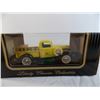 Image 4 : 1936 Fargo Pickup - Home Hardware - 1:24 (liberty classic)
