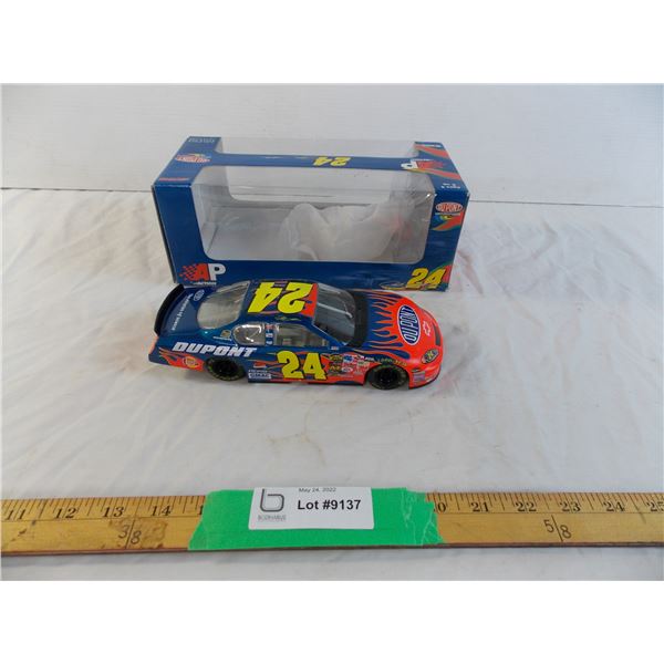 Dupont AP Action Stock Car 1:24 (loose in box)