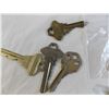 Image 3 : variety of keys (some small)