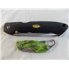 Image 4 : flip open knife + mini keychain knife