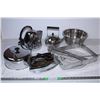 Image 1 : Tea pots,iron,bowl,misc kitchen items